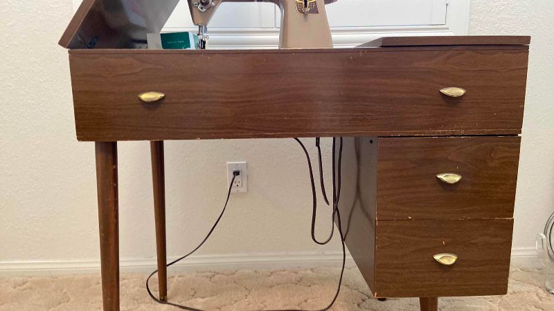 Photo 1 of VINTAGE SINGER SEWING MACHINE MODEL 500A WITH STAND