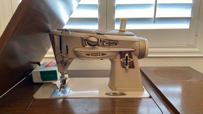 Photo 1 of VINTAGE SINGER SEWING MACHINE MODEL 500A WITH STAND