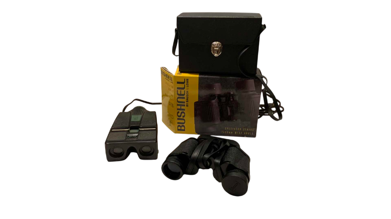 Photo 1 of VINTAGE STEREO REALIST VIEWER AND BUSHNELL BINOCULARS 7 X 35 MM