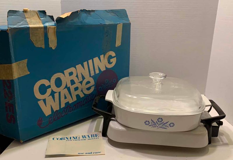 Photo 1 of VINTAGE CORNING WARE BLUE CORNFLOWER 10” ELECTOMATIC CASSEROLE DUTCH OVEN SKILLET P12 ES