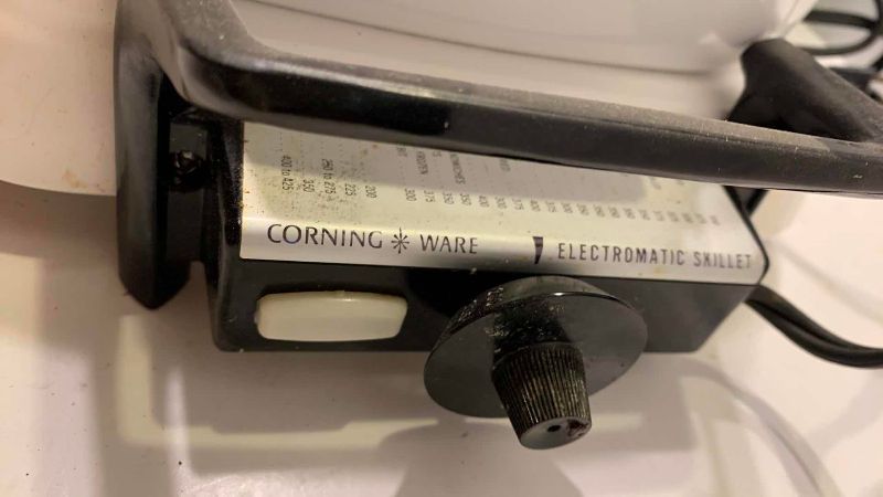 Photo 1 of VINTAGE CORNING WARE BLUE CORNFLOWER 10” ELECTOMATIC CASSEROLE DUTCH OVEN SKILLET P12 ES