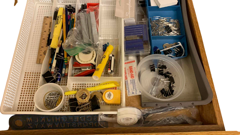 Photo 1 of CONTENTS OF DRAWER