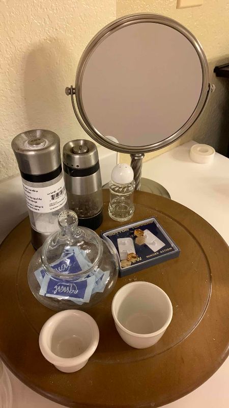 Photo 1 of HOUSEHOLD ITEMS