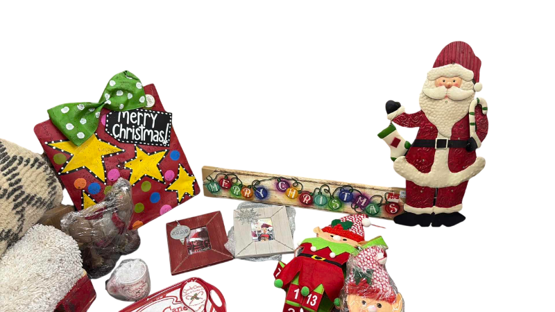 Photo 1 of MISCELLANEOUS CHRISTMAS DECOR