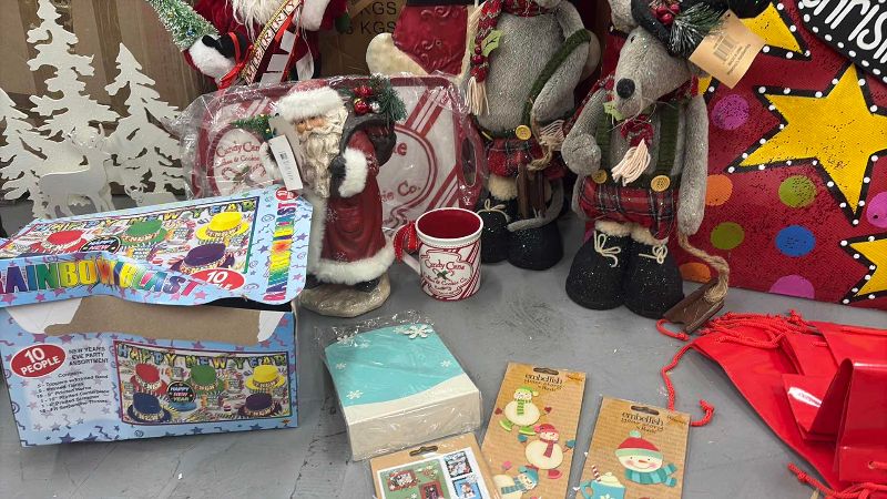 Photo 1 of MISCELLANEOUS CHRISTMAS DECOR