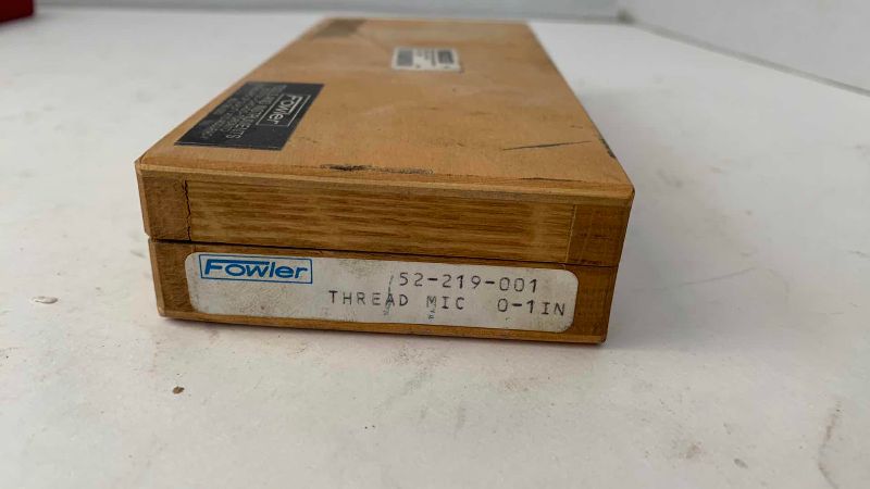 Photo 1 of FOWLER VIS 0-1 SCREW THREAD MICROMETER WITH ANVILS