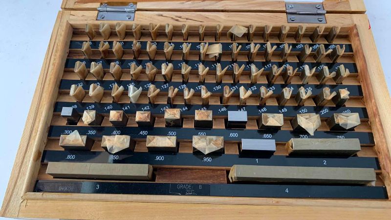 Photo 1 of PCS/SET METRIC GAGE BLOCK SET
