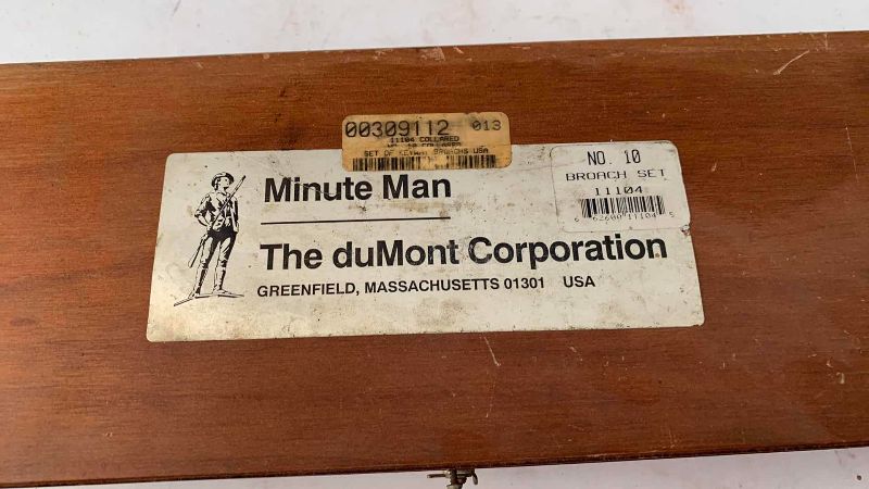 Photo 1 of DUMONT BROACH SET