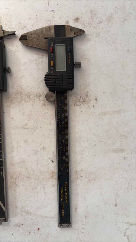 Photo 1 of ASSORTED ELECTRONIC DIGITAL CALIPERS