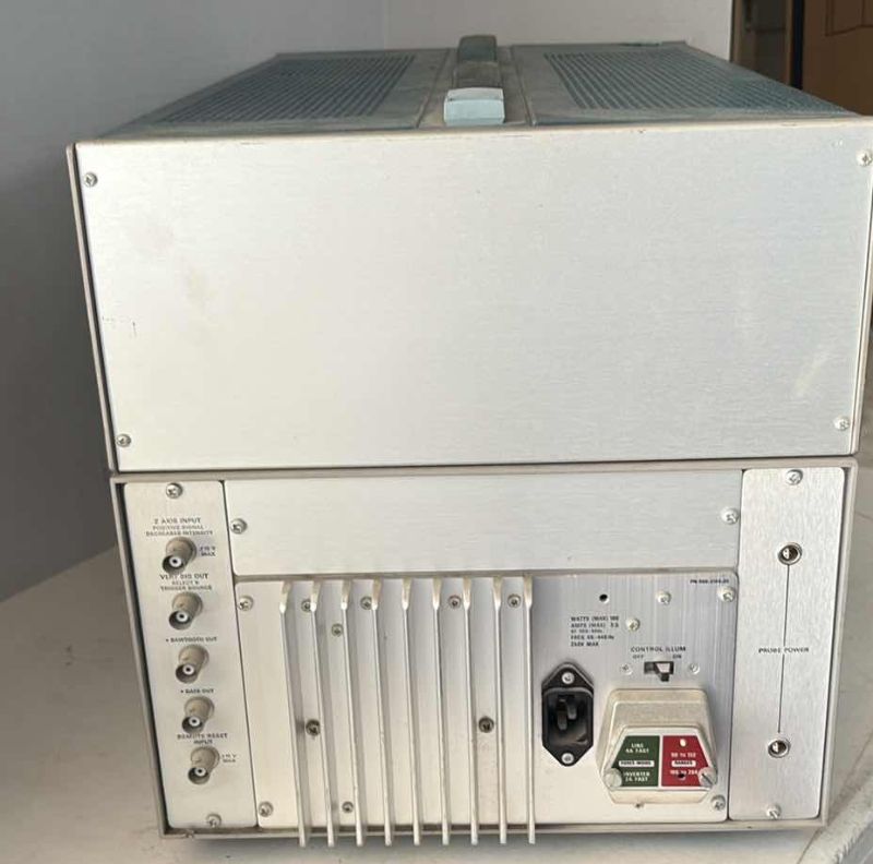 Photo 1 of $450 TEKTRONIX 7704A ANALOG 
OSCILLOSCOPE INCOMPLETE