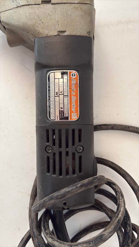 Photo 1 of BLACK AND DECKER 16 GAUGE INDUSTRIAL NIBBLER