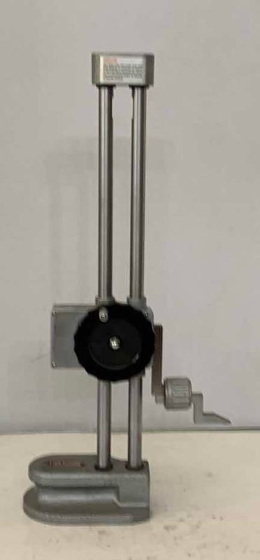 Photo 1 of SPI DOUBLE BEAM ELECTRONIC DIGITAL HEIGHT GAUGE 19”