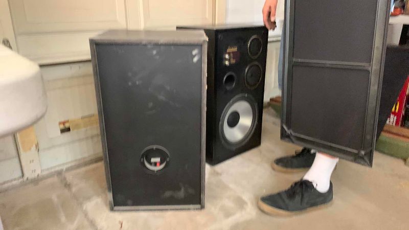 Photo 1 of 2 ACOUSTIC STUDIO MONITERS 27”