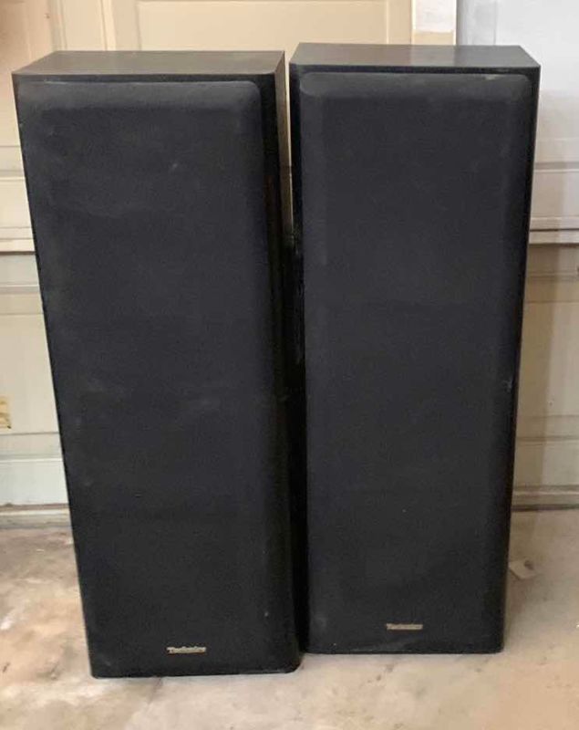 Photo 1 of 2 TECHNICS 3 WAY SPEAKERS SB-33
