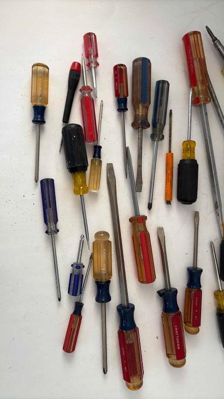 Photo 1 of 28-PCS SCREWDRIVERS