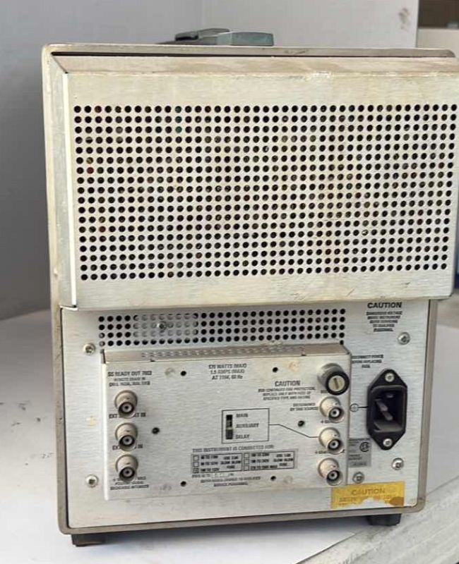 Photo 1 of $320 TEKTRONIX 7613 STORAGE OSCILLOSCOPE