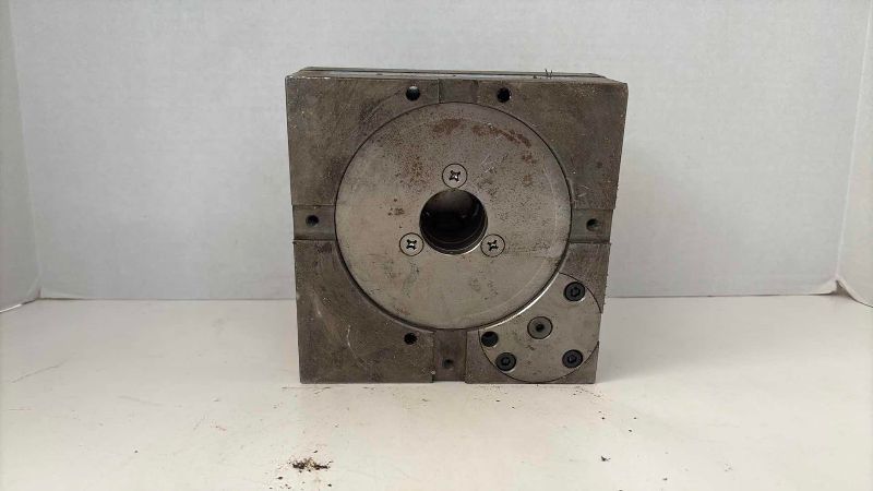 Photo 1 of MACHINING CHUCK