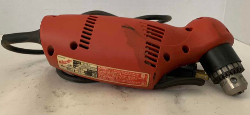 Photo 1 of MILWAUKEE 3/8” CLOSE QUARTER DRILL