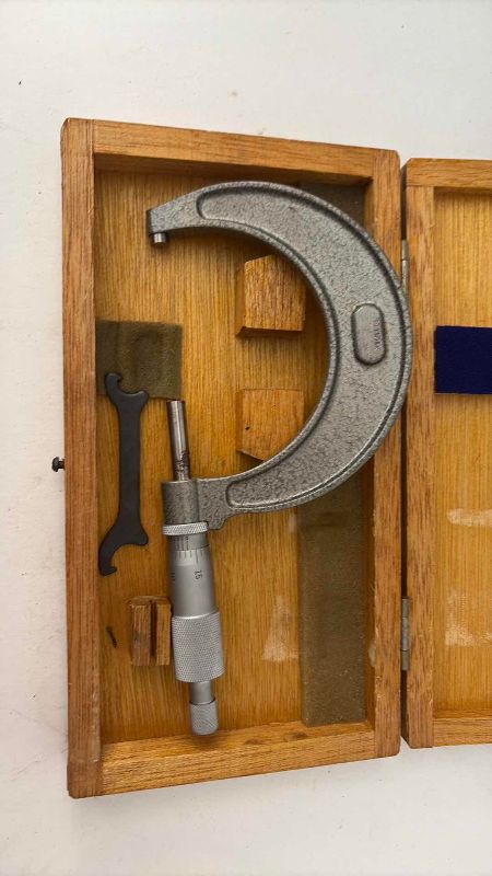 Photo 1 of MICROMETER 2-3”