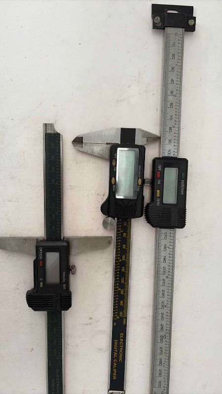Photo 1 of 3 ELECTRONIC DIGITAL CALIPERS