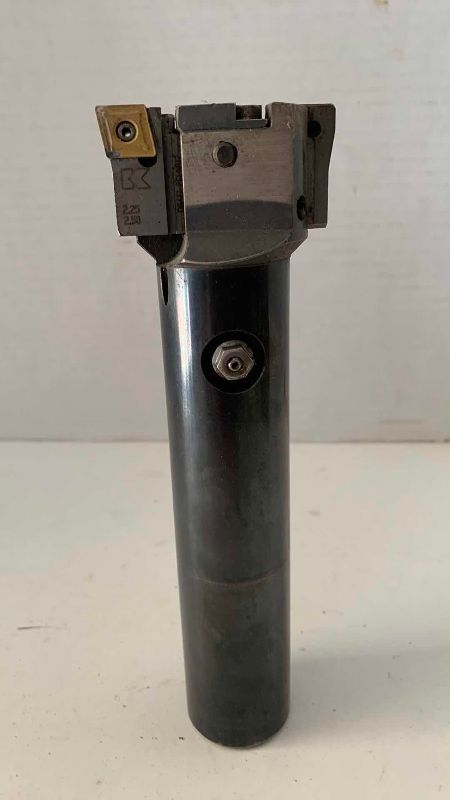 Photo 1 of KENNAMETAL ADJUSTABLE TWIN BORING TOOL