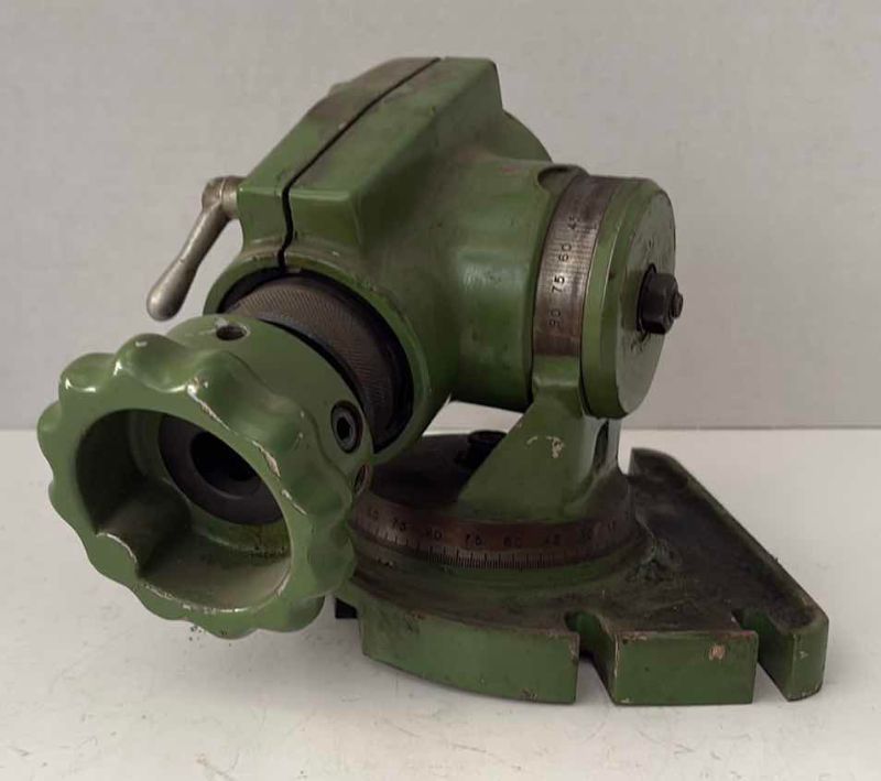 Photo 1 of DIVIDING HEAD