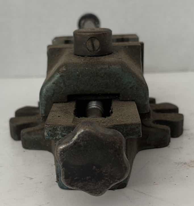 Photo 1 of BISON VISE