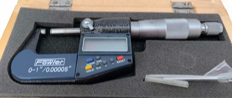 Photo 1 of FOWLER 0-1”/0.00005" MM DIGITAL MICROMETER