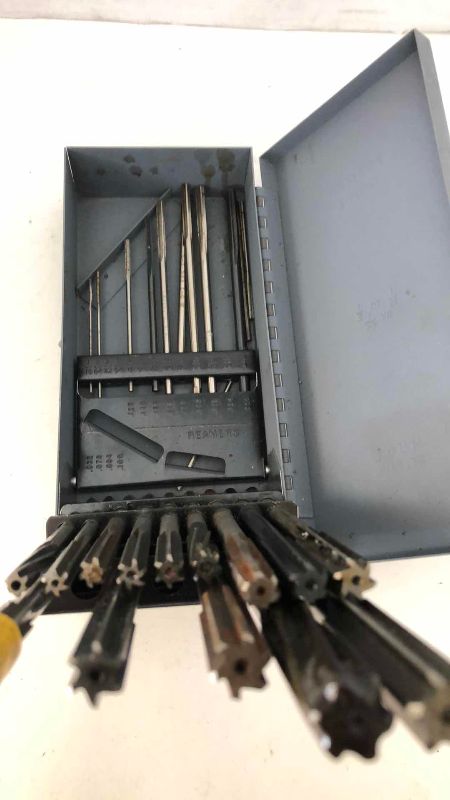 Photo 1 of HUOT STRAIGHT FLUTE CHUCKING REAMERS