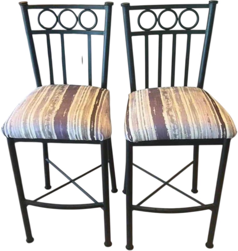 Photo 1 of 2 BLACK METAL BARSTOOL SEAT HEIGHT 29” TOTAL H44.5”