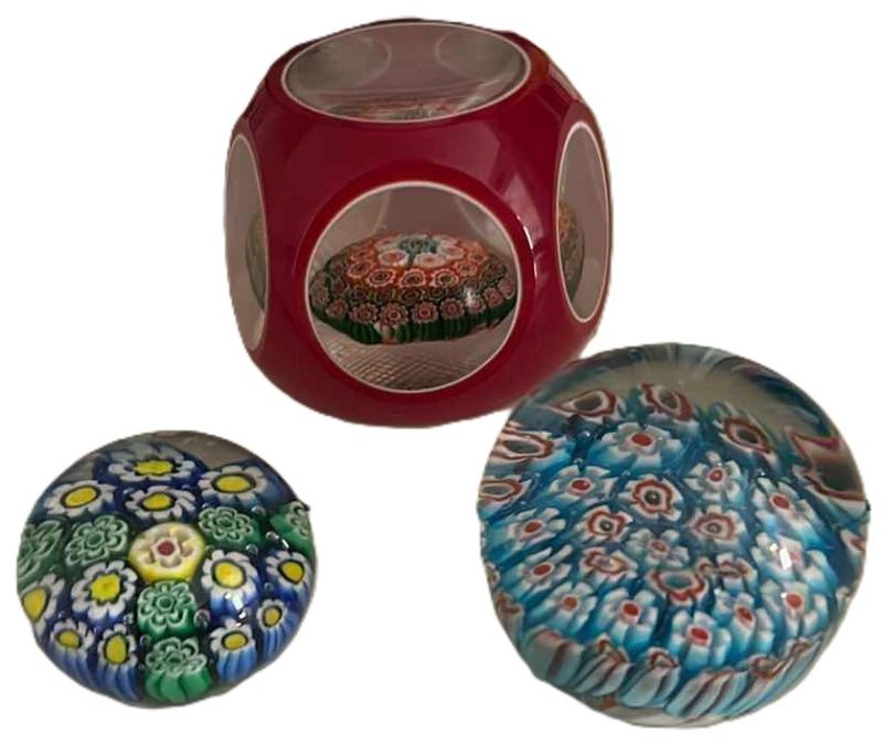 Photo 1 of 3- COLLECTABLE ART GLASS PAPERWEIGHT