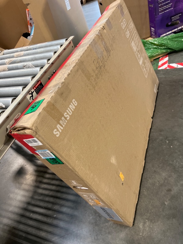 Photo 1 of **BROKEN TV *** FOR PARTS ONLY FINAL SALE NO RETURNS ***Samsung 55-Inch Class QLED Q8F 4K UHD Smart TV (2025 Model) Q4 AI Processor, 100% Color Volume with Quantum Dot, AirSlim Design, Endless Free Content, Samsung Vision AI, Alexa Built-in
