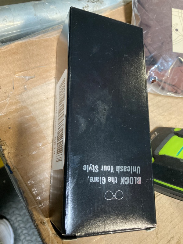 Photo 1 of Gejoy Hat Sweat Liner 30 Pcs Hat Sweat Protector Disposable Cap Sweatband for Women Men Golf Baseball(White)