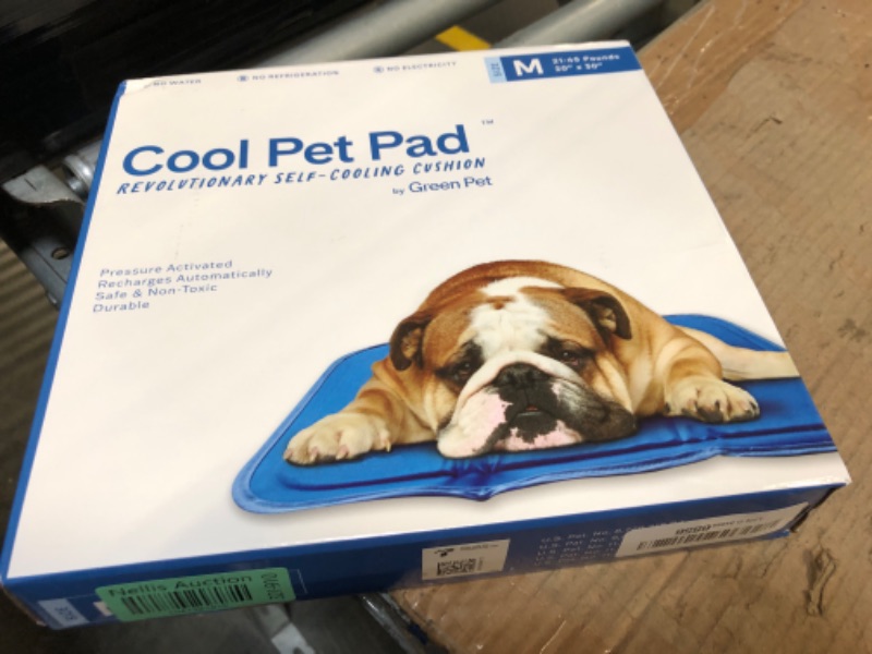 Photo 1 of **DAMAGE**The Green Pet Shop Cool Pet Pad - Medium, Blue - Self-Cooling, Pressure Activated Mat for Dogs & Cats from 21-45 lbs - Non-Toxic Gel, No Water Needed