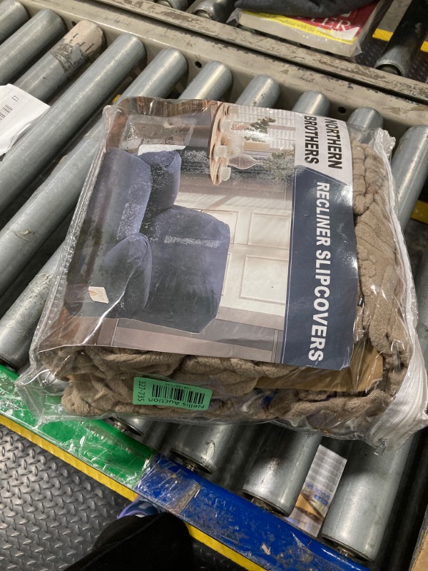 Photo 1 of ***SIMILAR PRODUCT***
NORTHERN BROTHERS Stretchy Recliner Chair Covers, Velvet Recliner Covers, Lazy Boy Chair Cover (Dark Blue, 1 Seat)