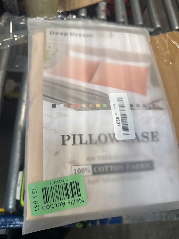 Photo 1 of 100% Cotton Standard Pillowcases Set of 2, Deep Dream 600 Thread Count Pillow Cases, 20x26 Inches, Super Soft and Breathable Envelope Closure (Champagne)