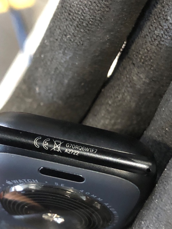 Photo 1 of ** SEALED, OPENED FOR SERIAL NUMBER**
Apple Watch SE (2nd Gen) [GPS 40mm] Smartwatch with Midnight Aluminum Case with Midnight Sport Band S/M. Fitness & Sleep Tracker, Crash Detection, Heart Rate Monitor