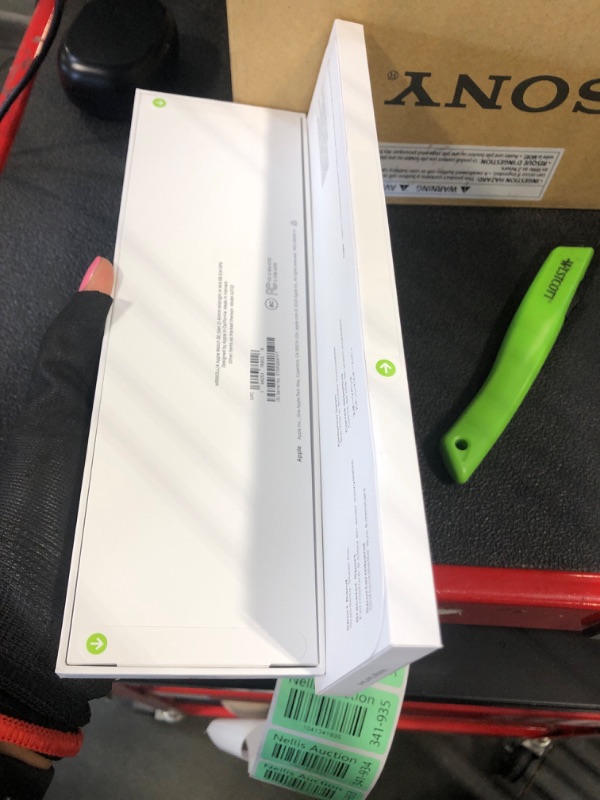 Photo 1 of ** SEALED, OPENED FOR SERIAL NUMBER**
Apple Watch SE (2nd Gen) [GPS 40mm] Smartwatch with Midnight Aluminum Case with Midnight Sport Band S/M. Fitness & Sleep Tracker, Crash Detection, Heart Rate Monitor