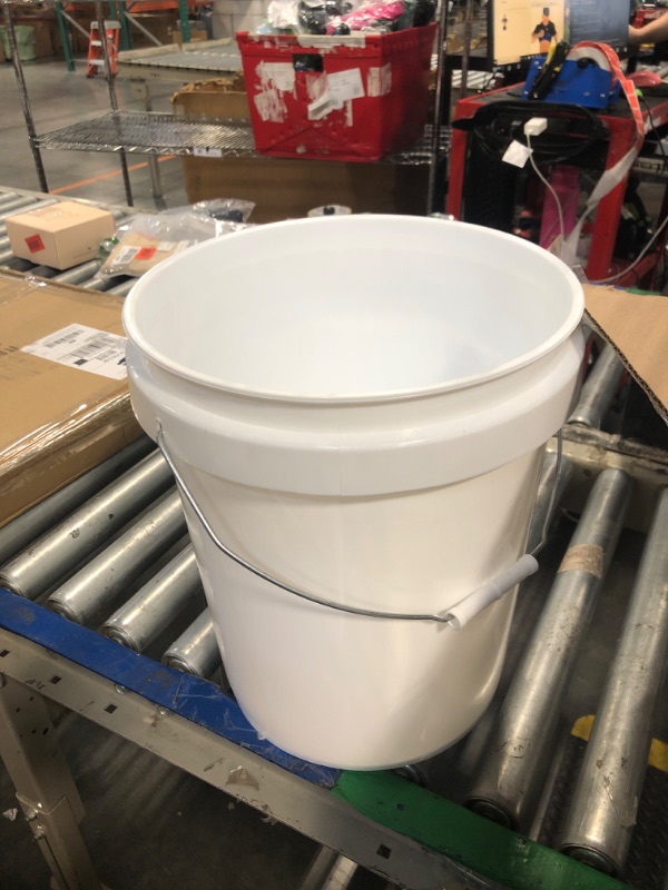 Photo 1 of ** ONLY 1
United Solutions 5 Gallon Bucket - 3 Pack, White, Heavy Duty BPA-Free Plastic Bucket, Comfortable Handle, Easy to Clean, Perfect for on The Job, Home Improvement, or Household Cleaning