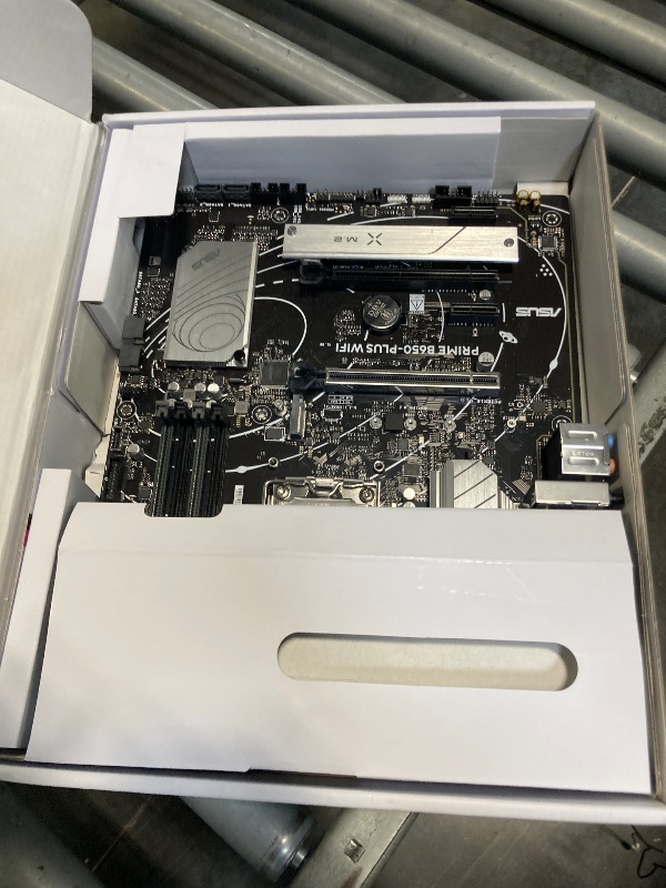 Photo 1 of ***sold as parts***
ASUS Prime B650-PLUS WiFi AMD B650 AM5 Ryzen™ Desktop 9000 8000 & 7000 ATX Motherboard, DDR5, PCIe 5.0 M.2, 2.5Gb LAN, WiFi 6E, HDMI™, SATA 6 Gbps, USB Type-C®, BIOS Flashback™, Thunderbolt™ 4 Header