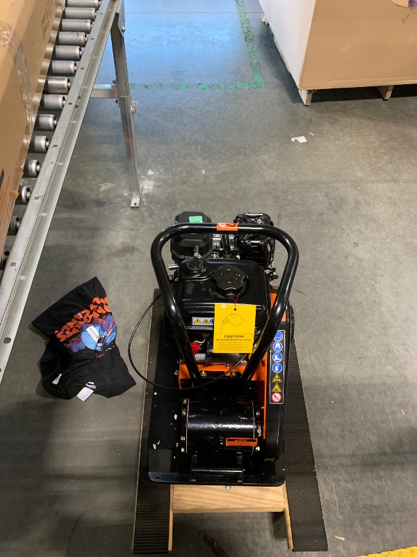 Photo 1 of ****MISSING HANDLE*****VEVOR Plate Compactor, 2.8 HP 78.5CC Gas Engine 5,250 VPM, 1,920 lbs Force Vibratory Compaction Tamper with 18.7 x 11.8 inch Plate for Walkways, Patios, Asphalts, Paver Landscaping, EPA Compliant