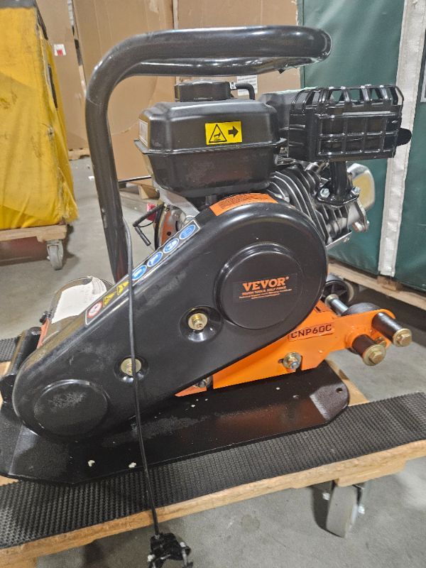 Photo 1 of ****MISSING HANDLE*****VEVOR Plate Compactor, 2.8 HP 78.5CC Gas Engine 5,250 VPM, 1,920 lbs Force Vibratory Compaction Tamper with 18.7 x 11.8 inch Plate for Walkways, Patios, Asphalts, Paver Landscaping, EPA Compliant