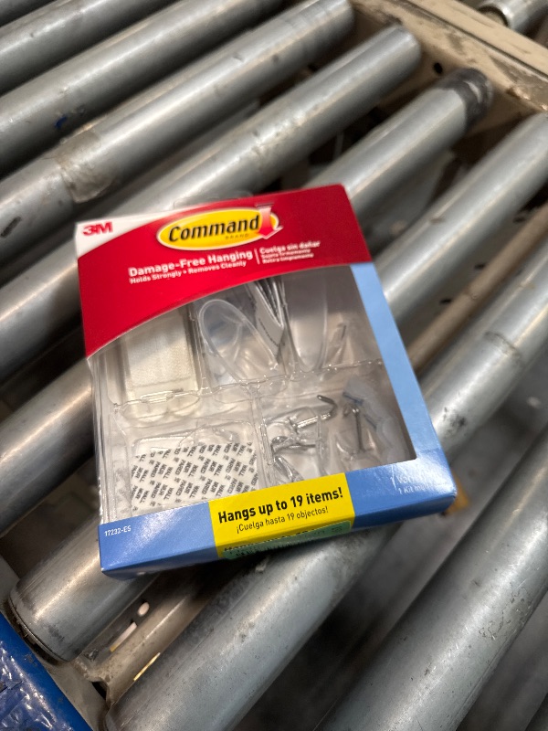 Photo 1 of ***MISSING PIECES***Command 17232-ES Hanging Hooks, General Purpose, Assorted, Clear, 53-Pk. - Quantity 2