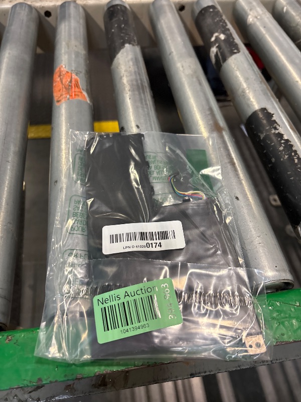 Photo 1 of **MISSING EXTRAS**OUWEE L15M2PB1 Laptop Battery Compatible with Lenovo IdeaPad 330S-14IKB 330S-15ARR 330S-15IKB 330S-14AST Serie L15L2PB1 L15C2PB1 L15M3PB0(Shape-A)