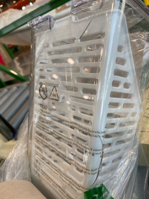 Photo 1 of *Minor Damaged - Check clerk notes*
OXO Good Grips Produce Saver – Herb Keeper