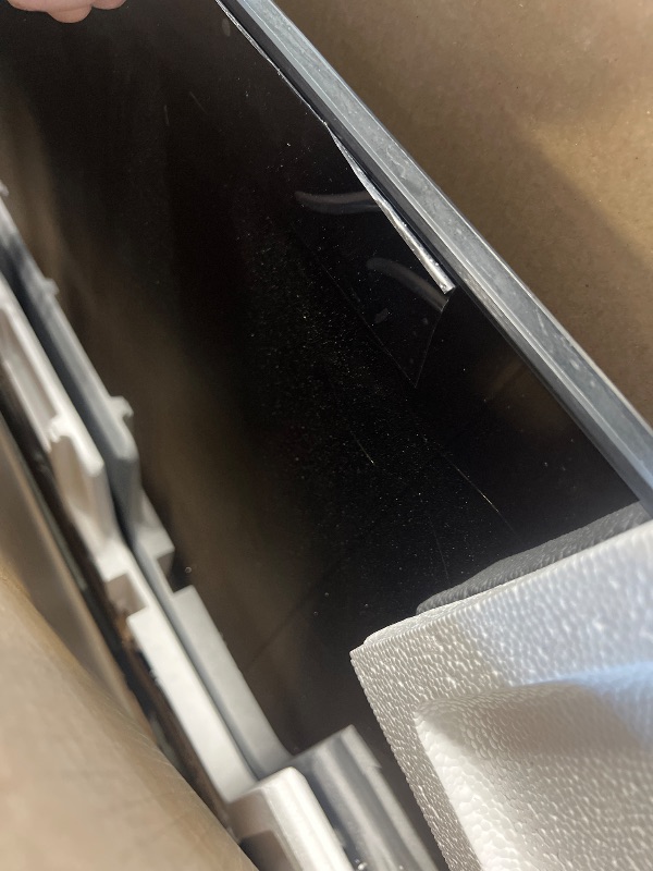Photo 1 of *** BROKEN SCREEN FINAL SALE NO RETURNS FOR PARTS ONLY ****SAMSUNG 65-Inch Class QLED Q7F Series Samsung Vision AI Smart TV (2025 Model, 65Q7F) Quantum HDR, Object Tracking Sound Lite, Q4 AI Gen1 Processor, 4K upscaling, Gaming Hub, Alexa Built-in