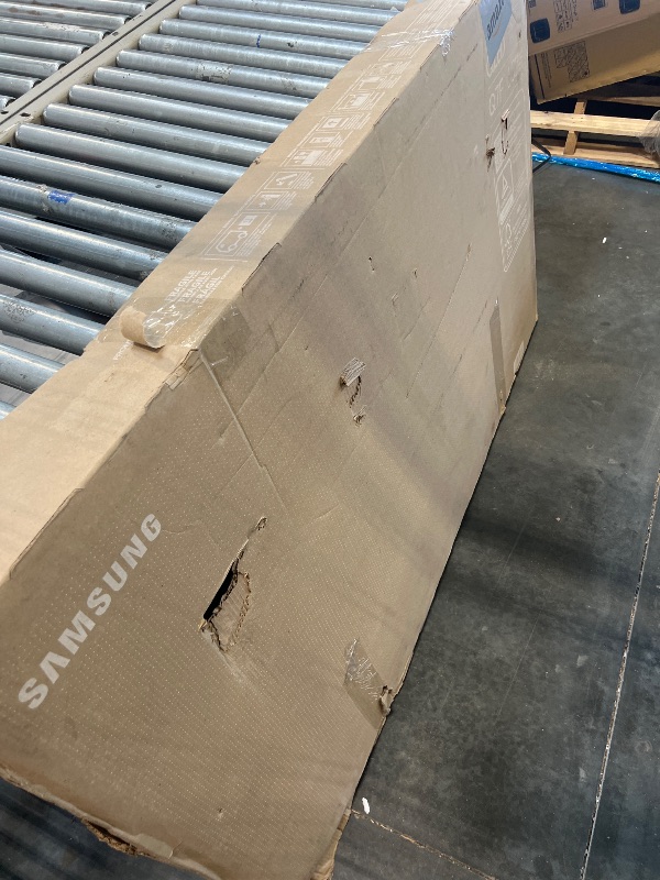 Photo 1 of *** BROKEN SCREEN FINAL SALE NO RETURNS FOR PARTS ONLY ****SAMSUNG 65-Inch Class QLED Q7F Series Samsung Vision AI Smart TV (2025 Model, 65Q7F) Quantum HDR, Object Tracking Sound Lite, Q4 AI Gen1 Processor, 4K upscaling, Gaming Hub, Alexa Built-in