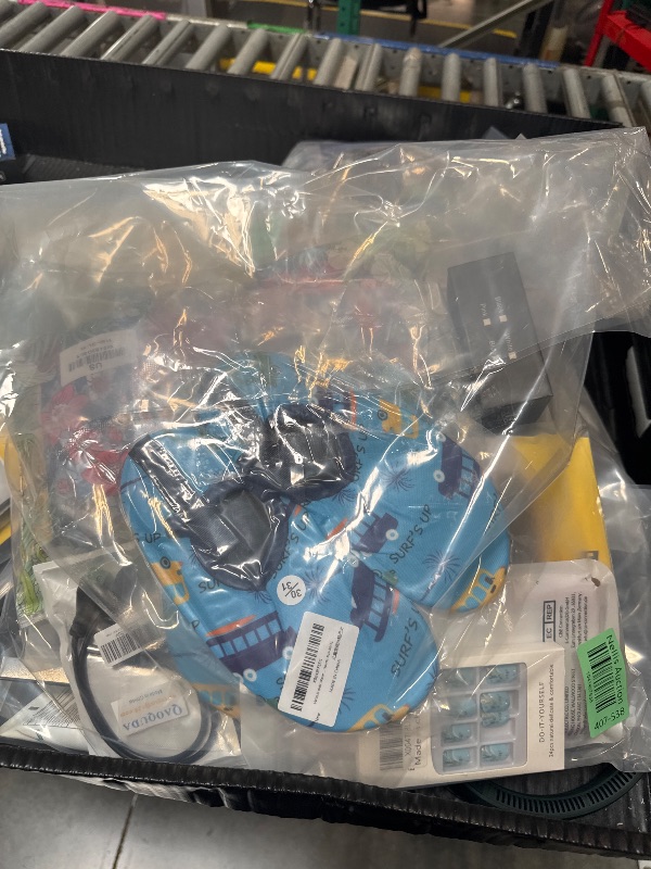 Photo 1 of ***AS IS / NO RETURNS -  FINAL SALE***
***BUNDLED BAG OF  ***
