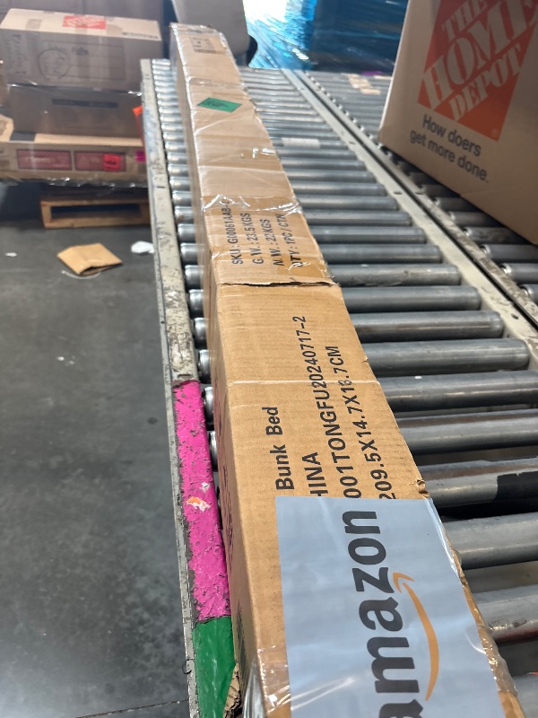 Photo 1 of **partial set-MISSING BOX 1**
Zimtown Twin over Twin Steel Bunk Beds Frame, 78" x 42" x 65" with Ladder Bedroom Dorm Room for Kids Adult Children
