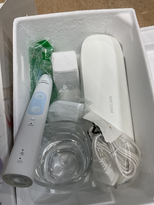 Photo 1 of **DIFFERENT MODEL IN PICTURE, HAS THOSE ACCESSORIES, USED**Philips Sonicare DiamondClean Smart 3000 series Electric Toothbrush, Sonic Toothbrush with App, Pressure Sensor, Brush Head Detection, 4 Brushing Modes and 3 Intensity Levels, White, Model HX9903/